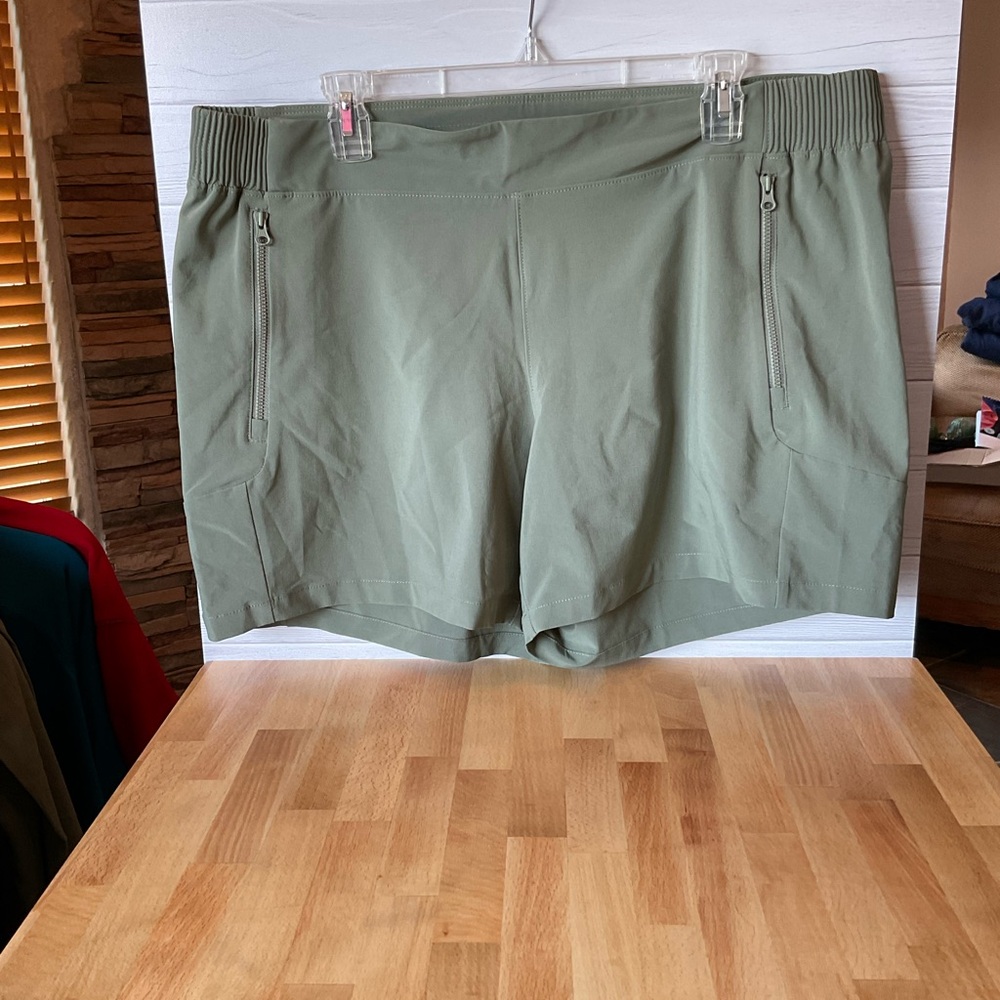 Columbia Olive Green Athletic Shorts